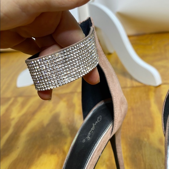 Elegant Rhinestone-Embellished Heels - Picture 12 of 13